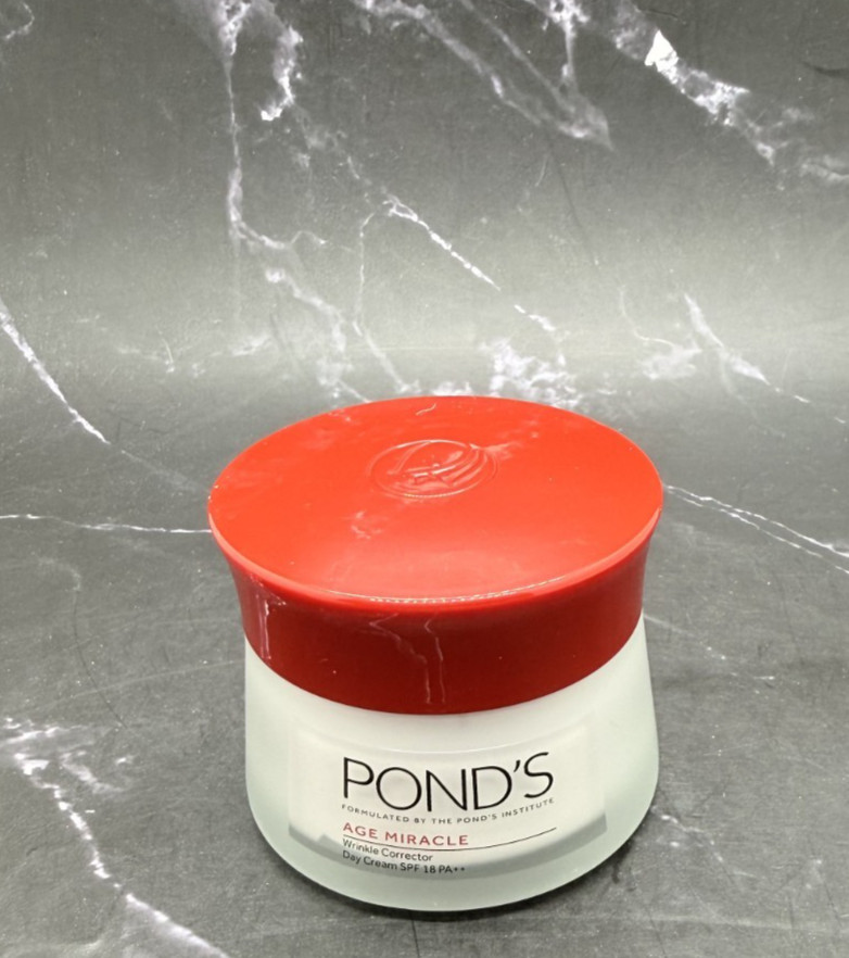 Pond’s Age Miracle Wrinkle Corrector Day Cream Spf 18 PA- 50 g -BNIB
