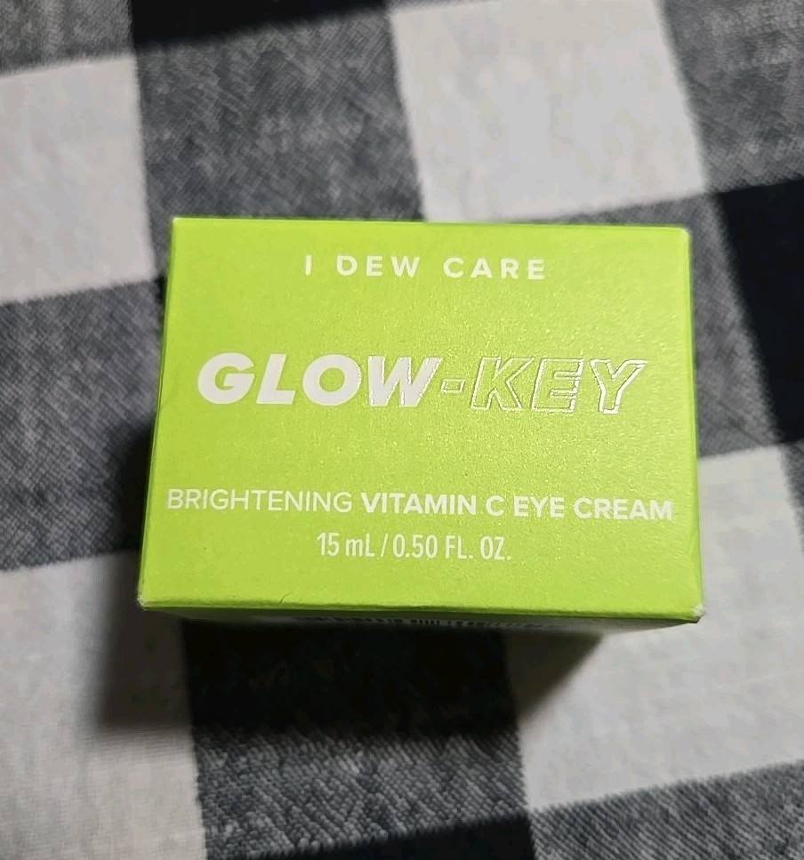 Glow-Key, Brightening Vitamin C Eye Cream, .50 fl oz (15 ml) Expiration : 6/2027