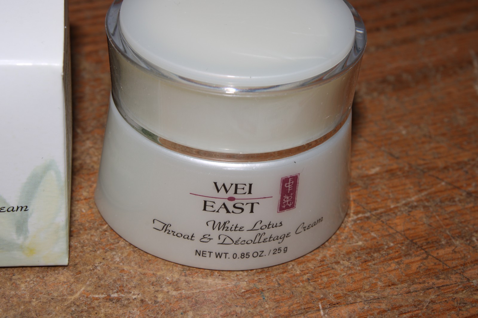 SEALED NEW IN BOX🌿Wei East White Lotus Throat Decolletage Neck Cream .85oz/25g