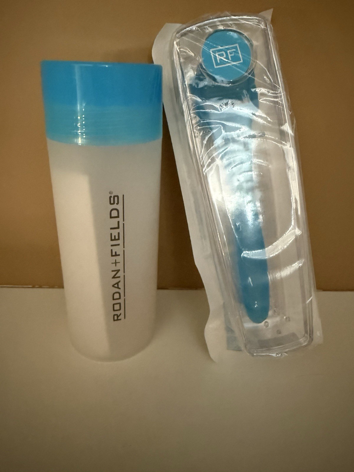 New Rodan + Fields Redefine Amp MD Micro-Exfoliating Roller & Case