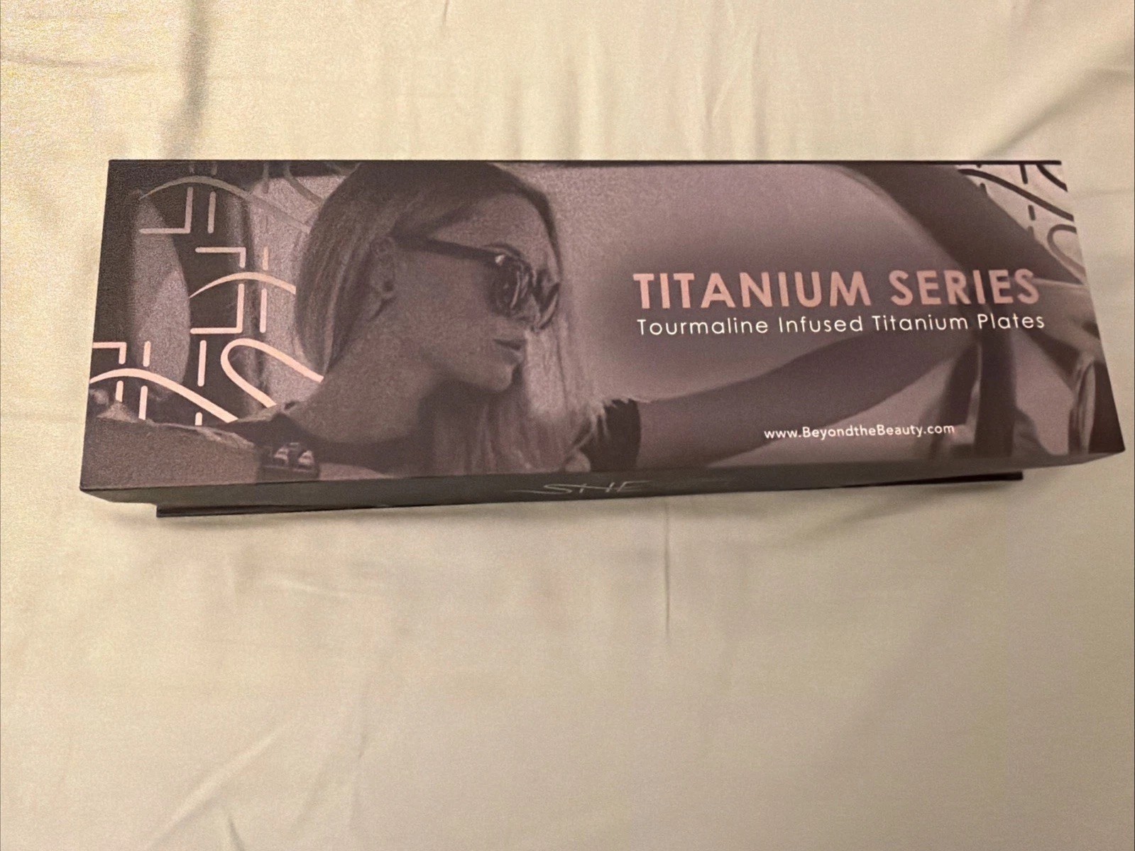 SHE BEYOND THE BEAUTY TITANIUM SERIES STRAIGHTNER-Tourmaline Titanium Plates NIB