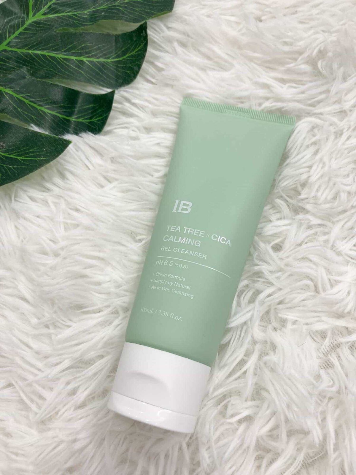 IB TEA TREE x CICA CALMING GEL CLEANSER 100ml