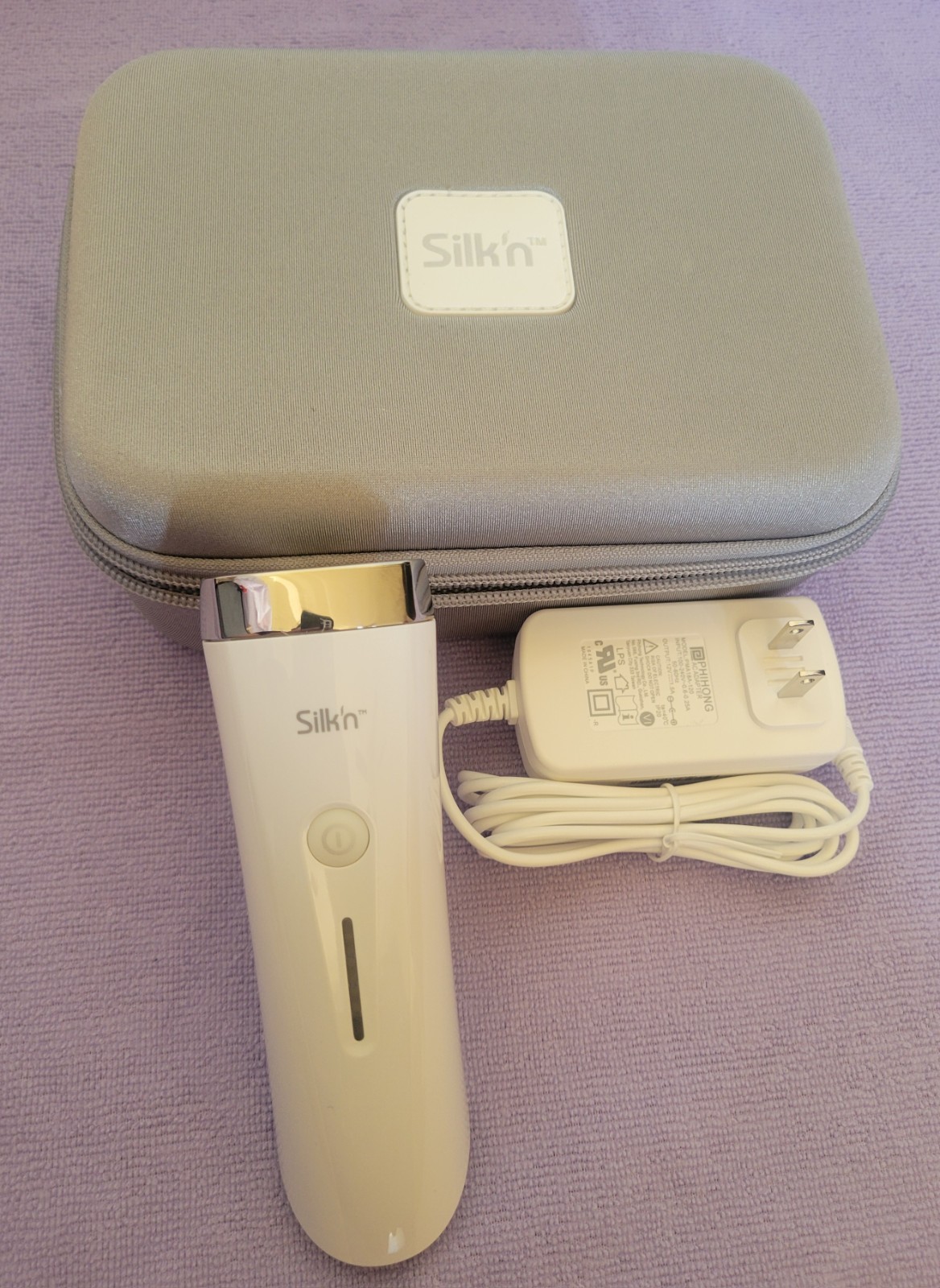 Silk’n Anti-Aging Machine with Power Adapter and Carrying Case