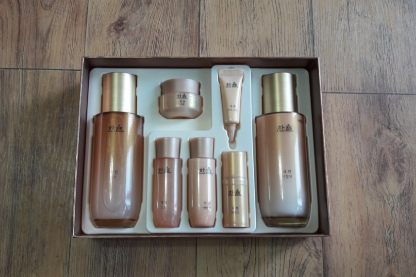 Hanyul Gukjin 2-Piece Basic Skincare Special Set – Hydrating & Nourishing