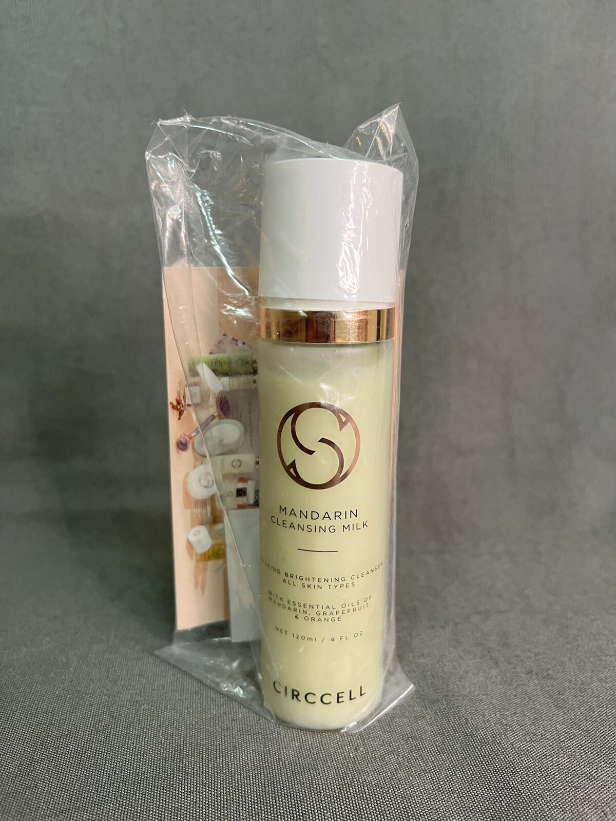 New: CIRCCELL Mandarin Cleansing Milk w oils of fruits Face cleanse 4oz/ 120 ml