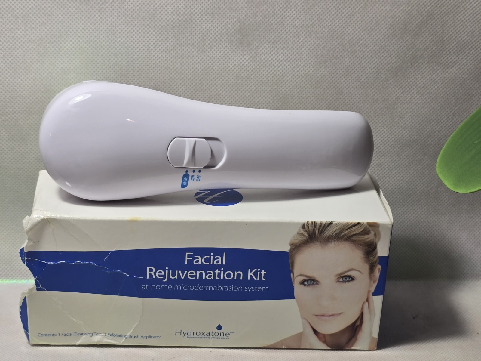 Hydroxatone Facial Rejuvenation Kit Exfoliating Brush Applicator Cleansing Tool