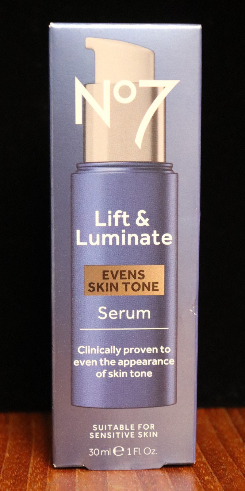 NEW No7 Lift & Luminate Serum Evens Skin Tone Collagen Hyaluronic Acid Vit E