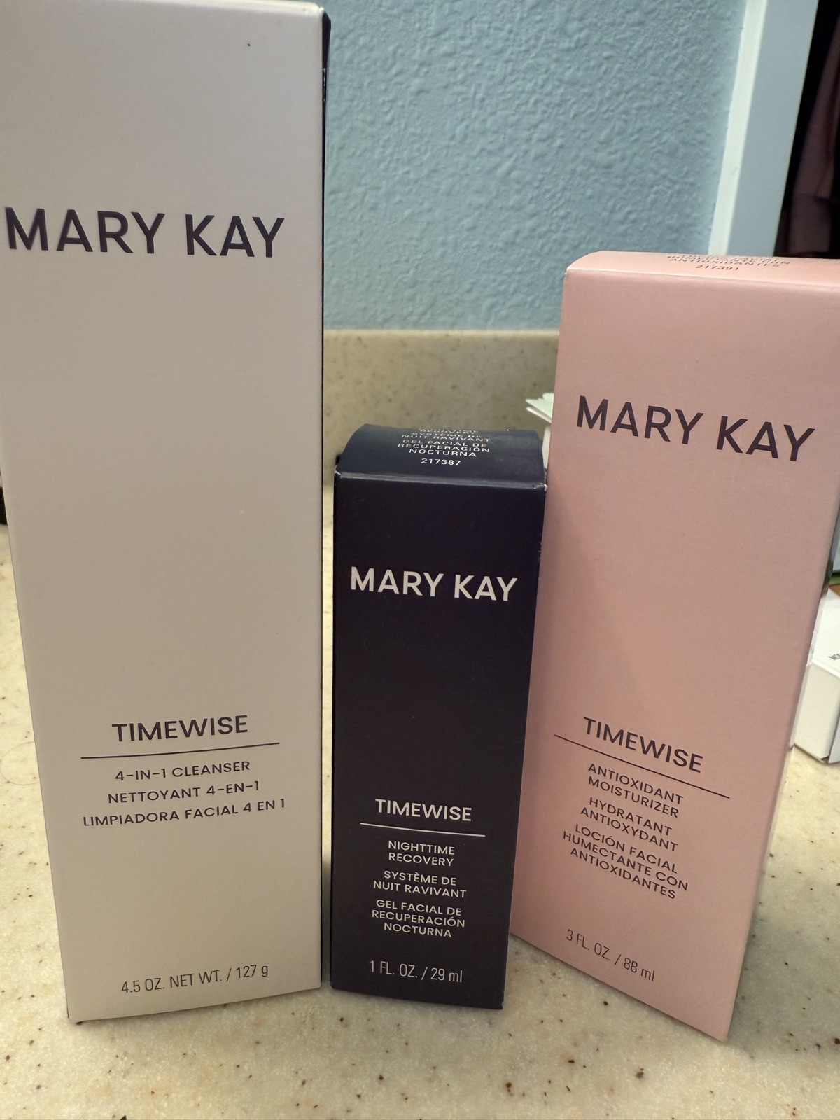 NEW! TimeWise Miracle pack, Combo To Oily Skin