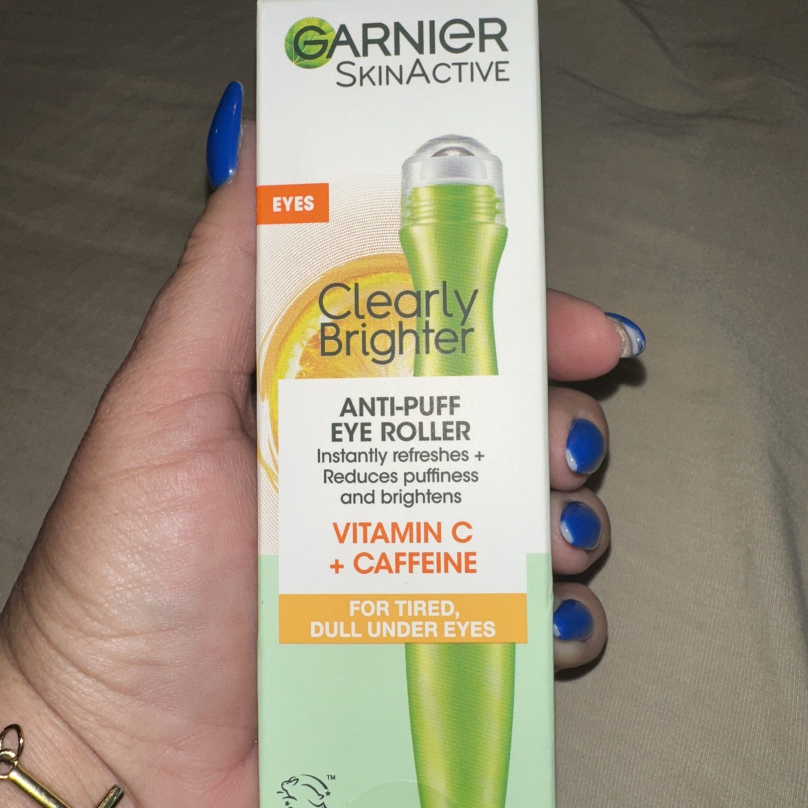 Garnier Clearly Brighter Under Eye Cream Roller Caffeine Mint Vitamin C, 1 Count
