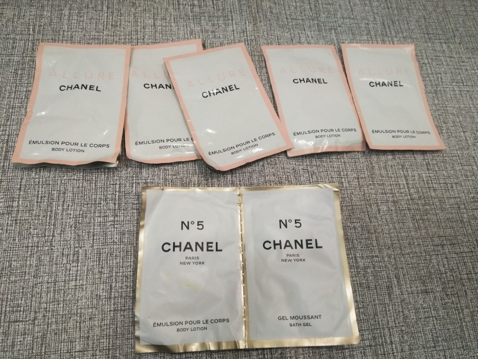 CHANEL Precision (30) ASSORTED PACKETS TRAVEL SIZE(PLUS FREE READ)