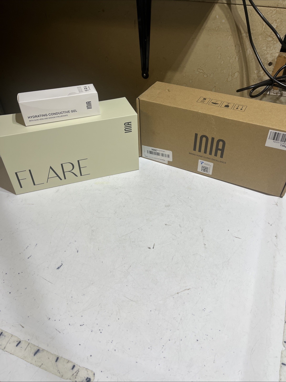 Inia Flare Skin Rejuvenation Beauty Device With Hydrating Conductive Gel