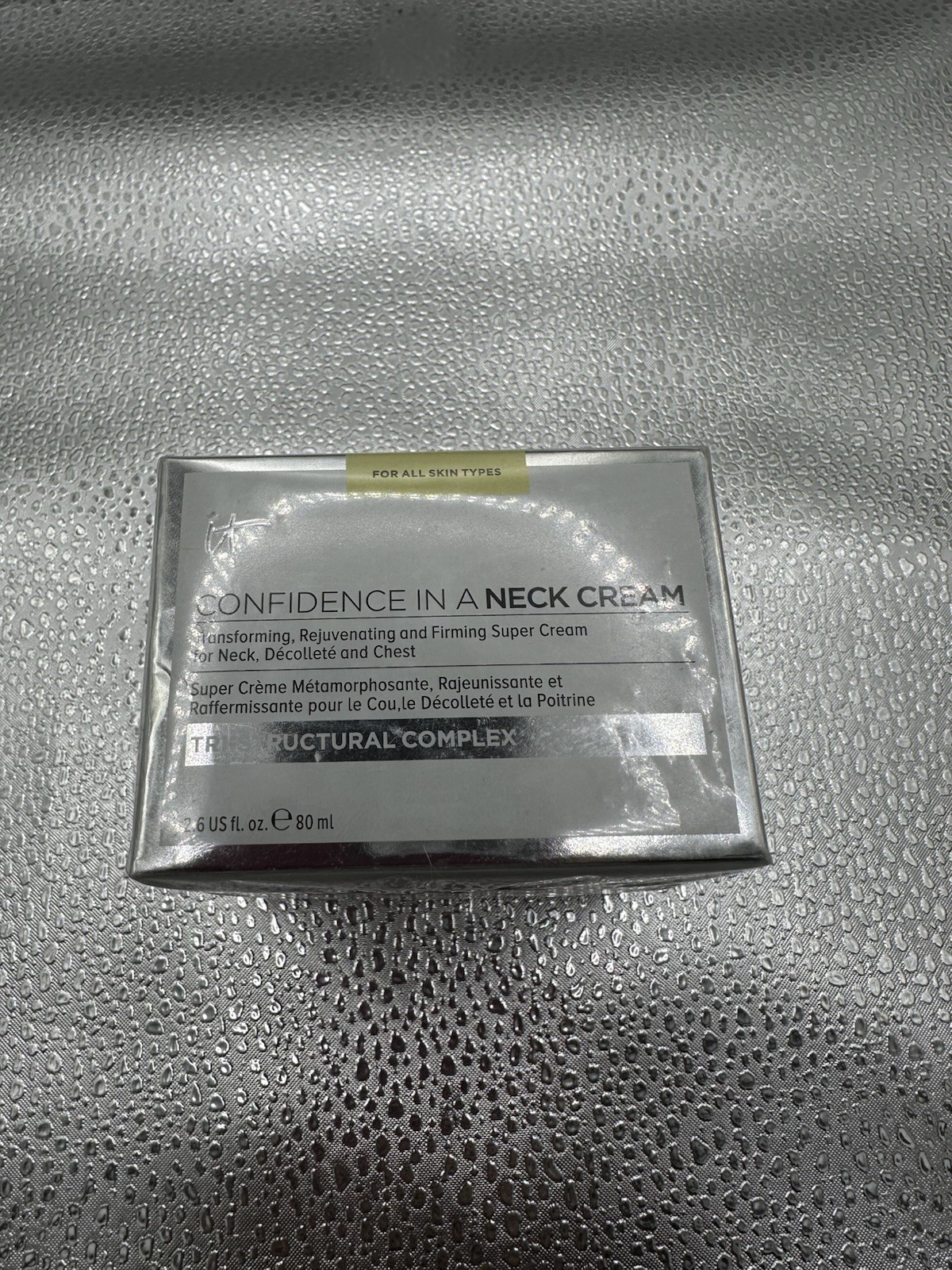 It Cosmetics Confidence in a Neck Cream Moisturizer 2.6oz.