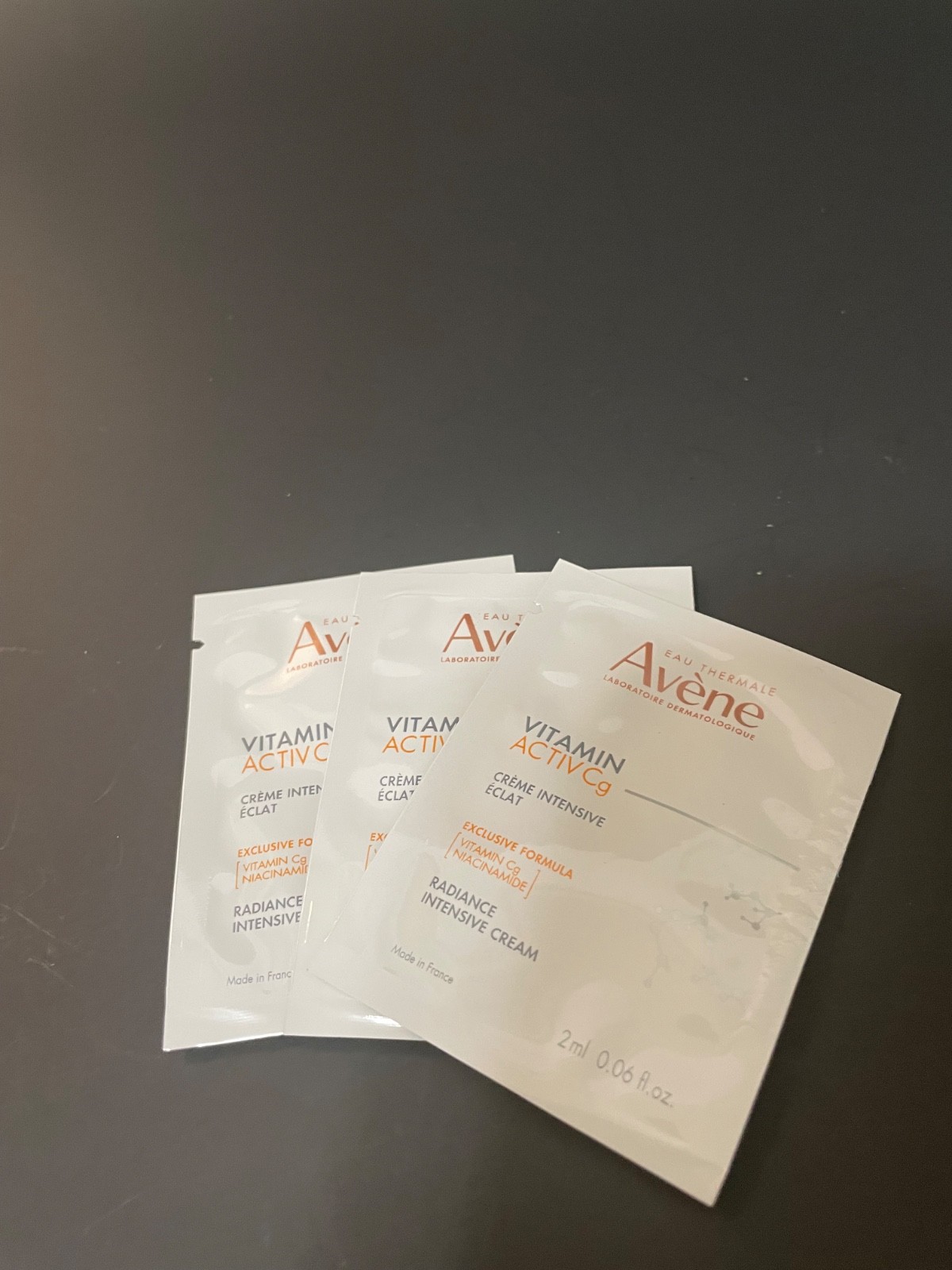 EAU THERMALE AVENE “VITAMIN ACTIV Cg” SAMPLES-1 LOT OF 3 .06 fl oz x 3 / NEW