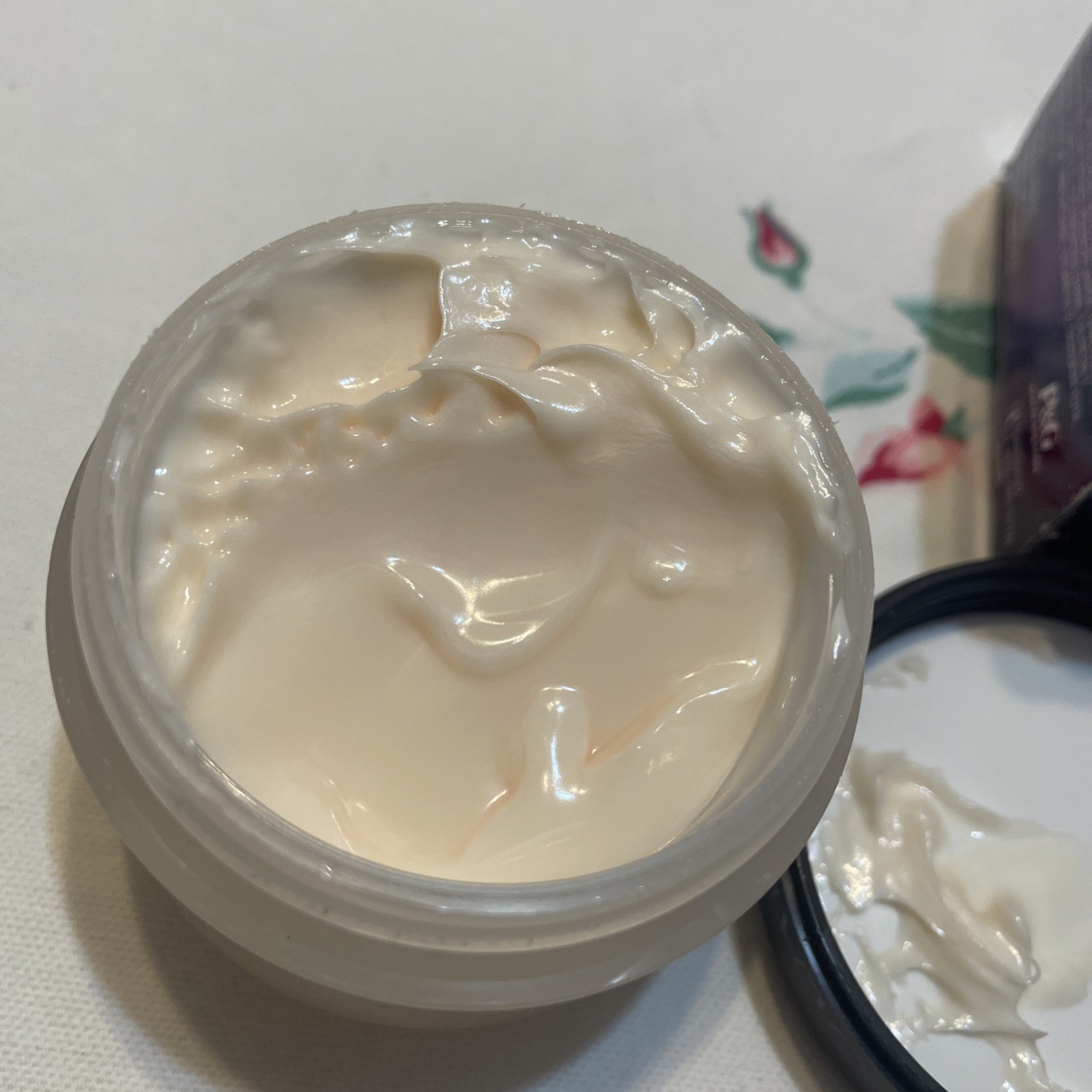 Olay Age Defying Classic Night Cream AntiWrinkle Pinkish Peach Formula SEE READ