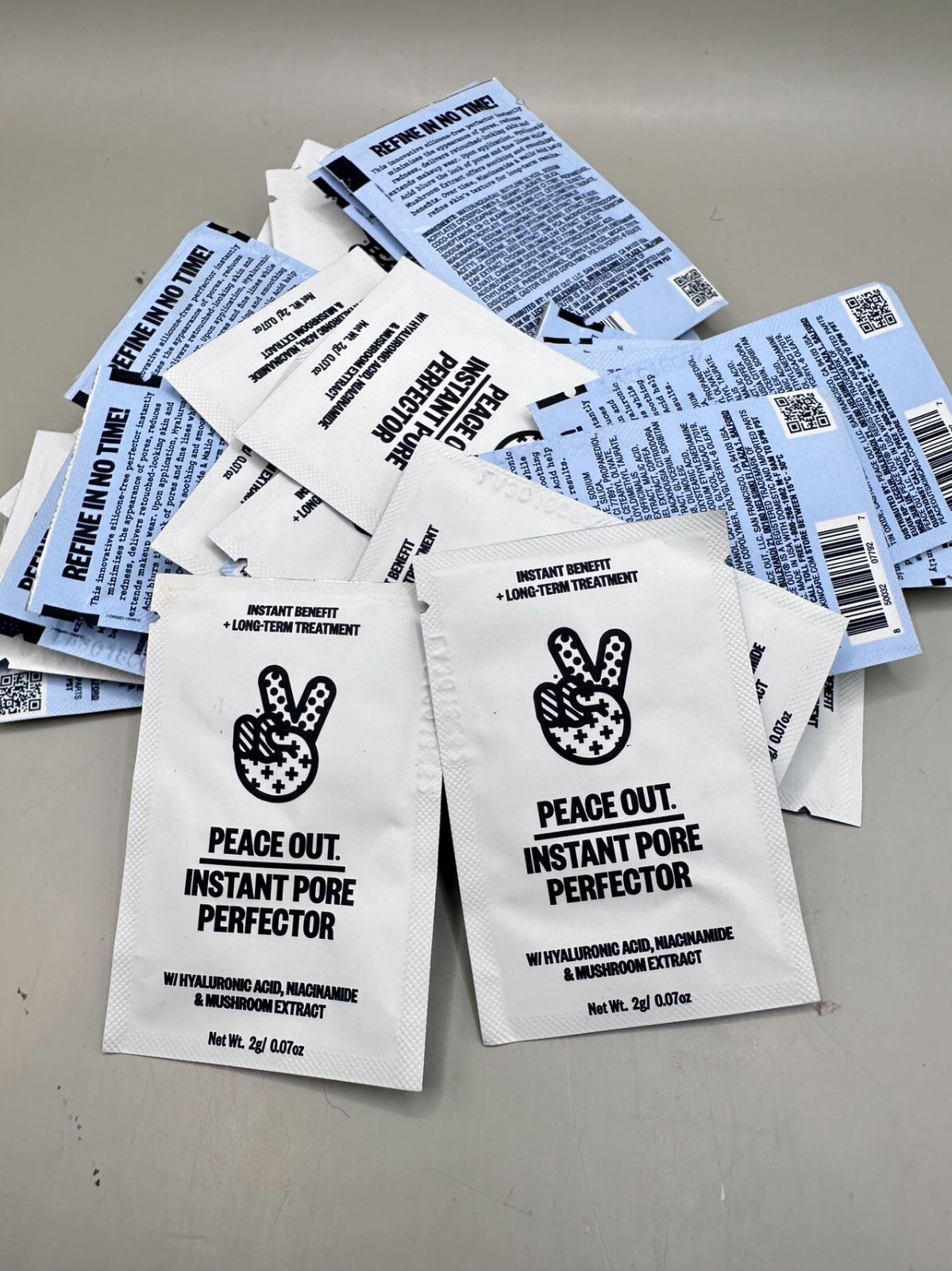 LOT OF 30 PEACE OUT INSTANT PORE PERFECTOR 2G*30=60G