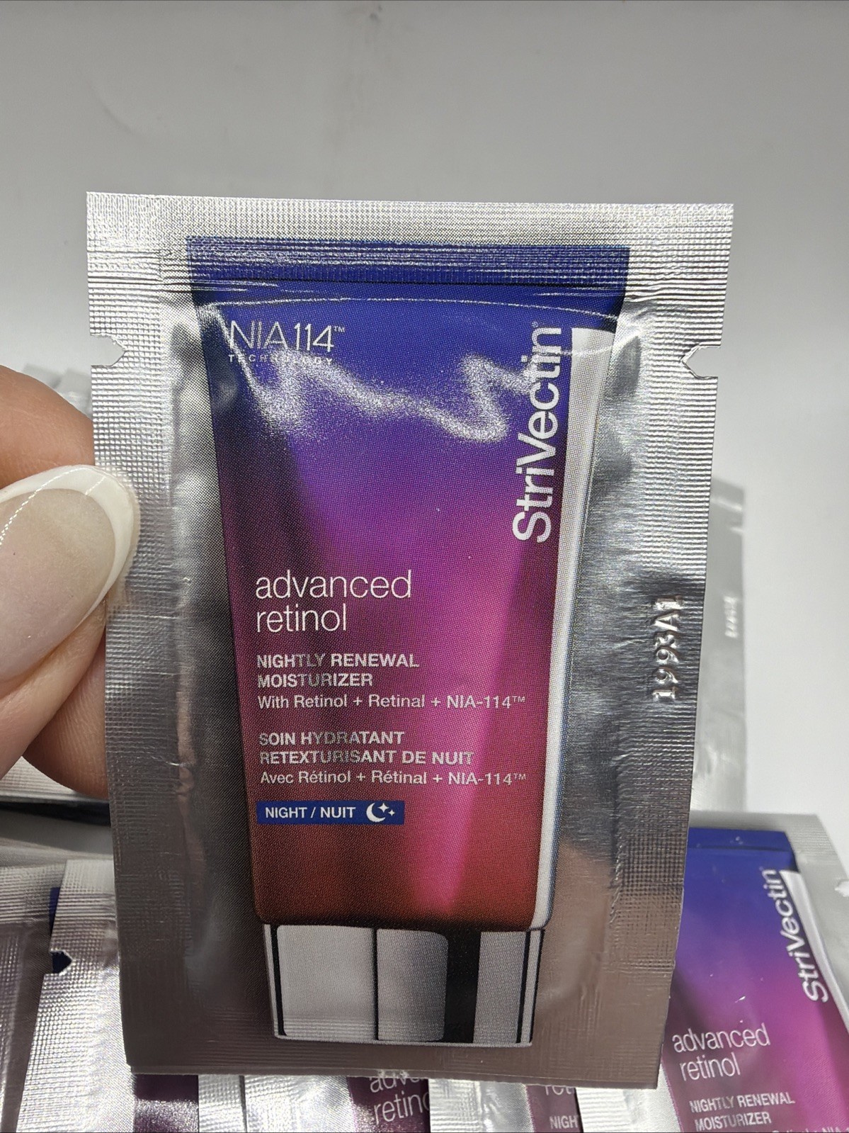 StriVectin Advanced Retinol Nightly Renewal Moisturizer – 25 Samples (1 ml each)