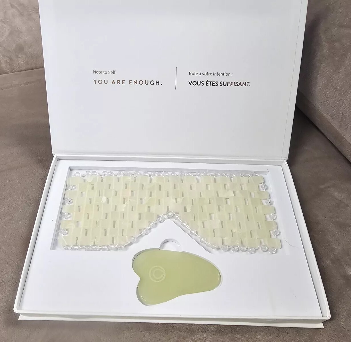 Monat Jade Eye Mask & Gua Sha 2 Accessories New in Box Set