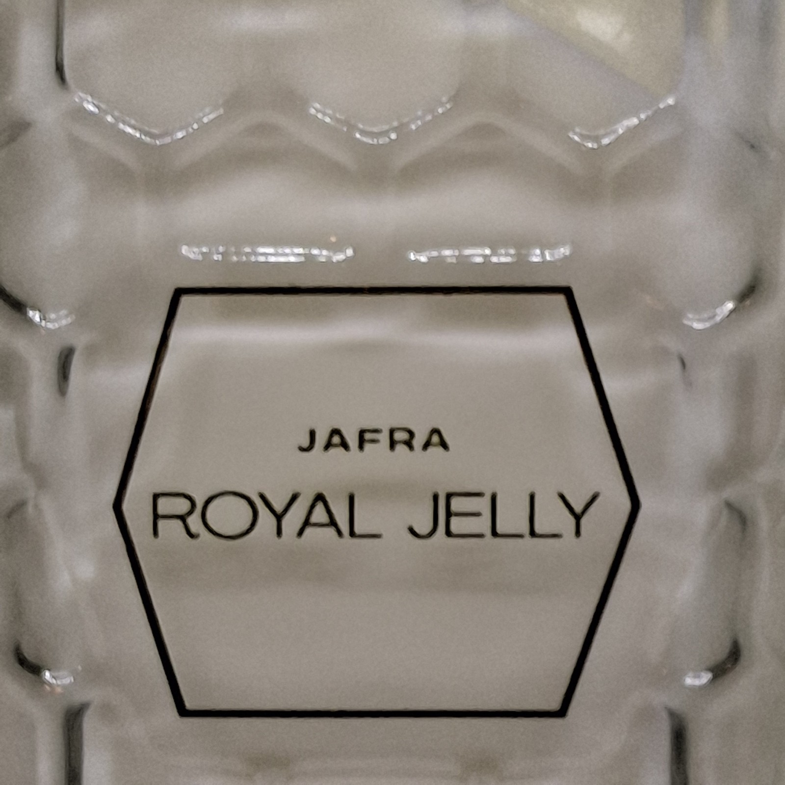 JAFRA ROYAL JELLY MILK BALM -200 ml- 6.7 oz NEW SPECIAL EDITION
