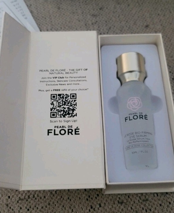 Pearl de Flore le Rose Bio-Firming Eye Serum 30ml