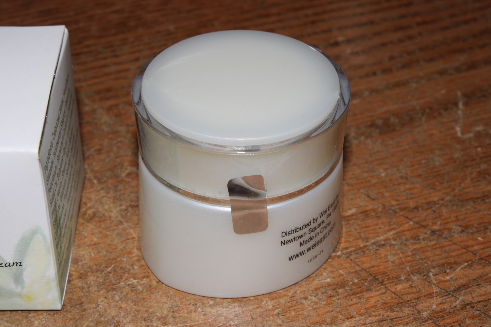 SEALED NEW IN BOX🌿Wei East White Lotus Throat Decolletage Neck Cream .85oz/25g