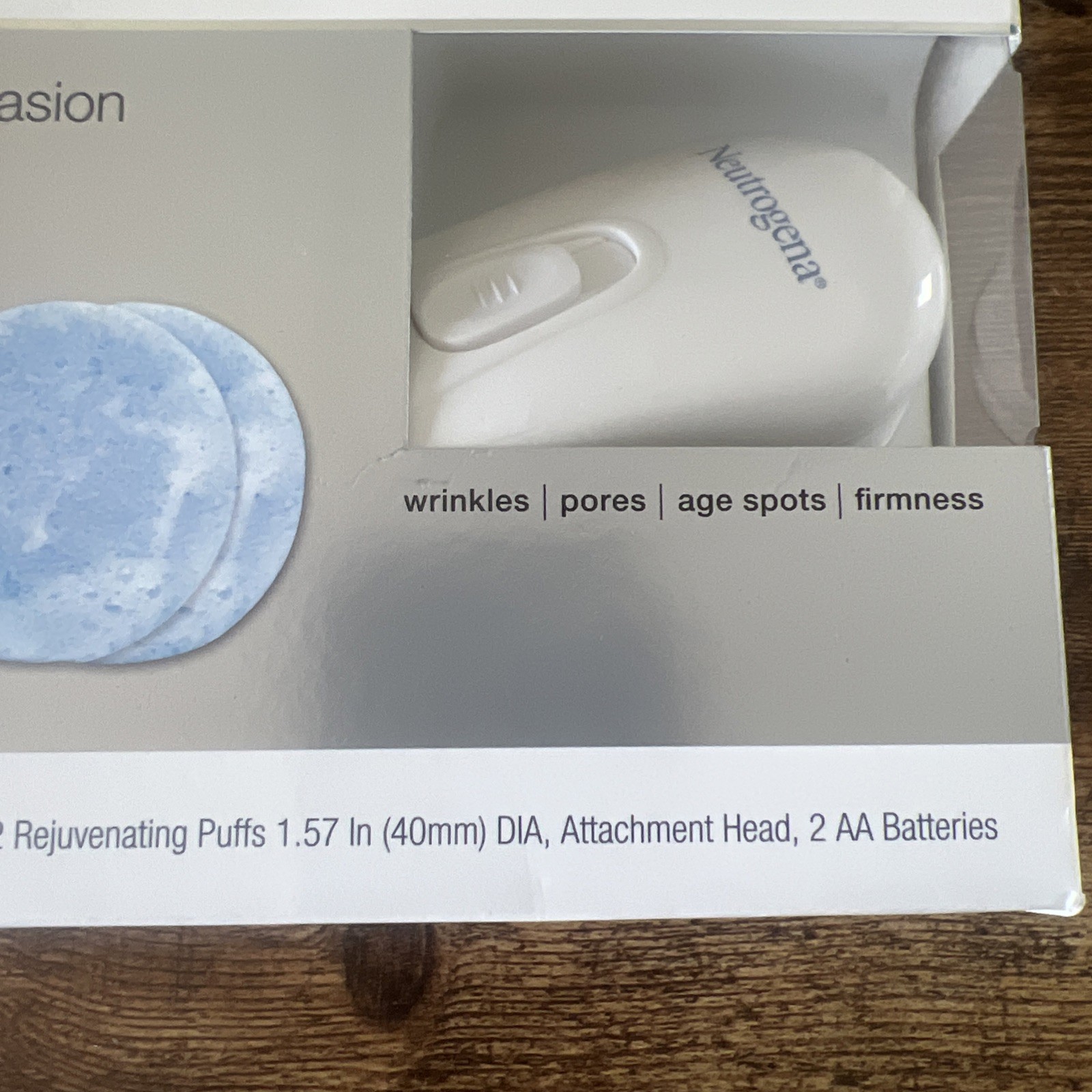 Neutrogena Microdermabrasion System Kit + 12 Rejuvenating Puffs New in Box Seal