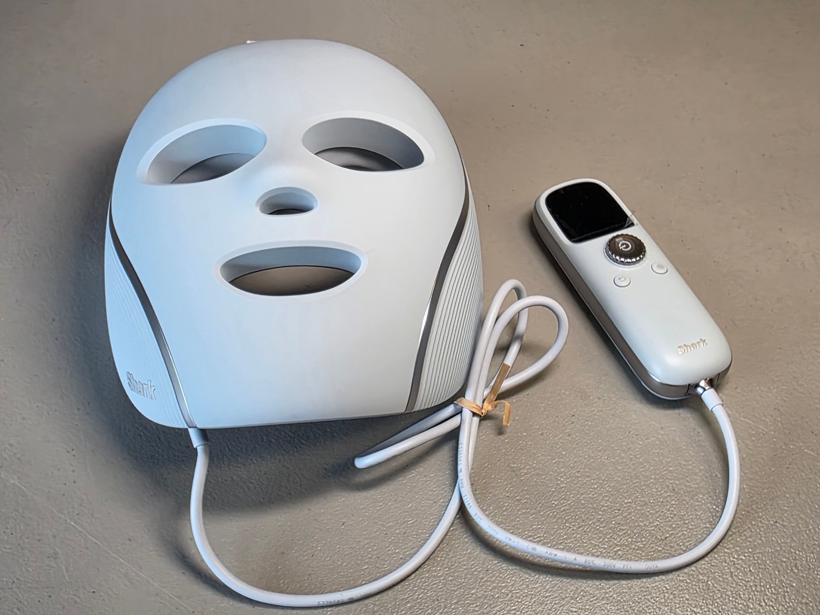 Shark CryoGlow Rechargable LED Under-Eye Cooling Anti-Aging Red Light Face Mask!