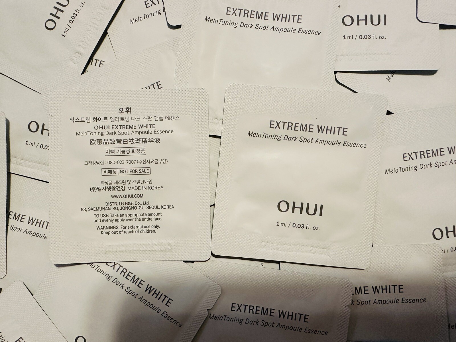 O HUI Extreme White Mela Toing Dark Spot Ampoule Essence 1ml X 60 Pcs