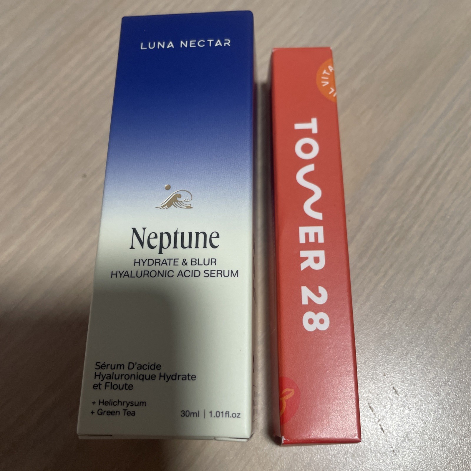 Luna Nectar Neptune Blur & Hydrate Hyaluronic Acid Serum 1.01oz w/free lip balm