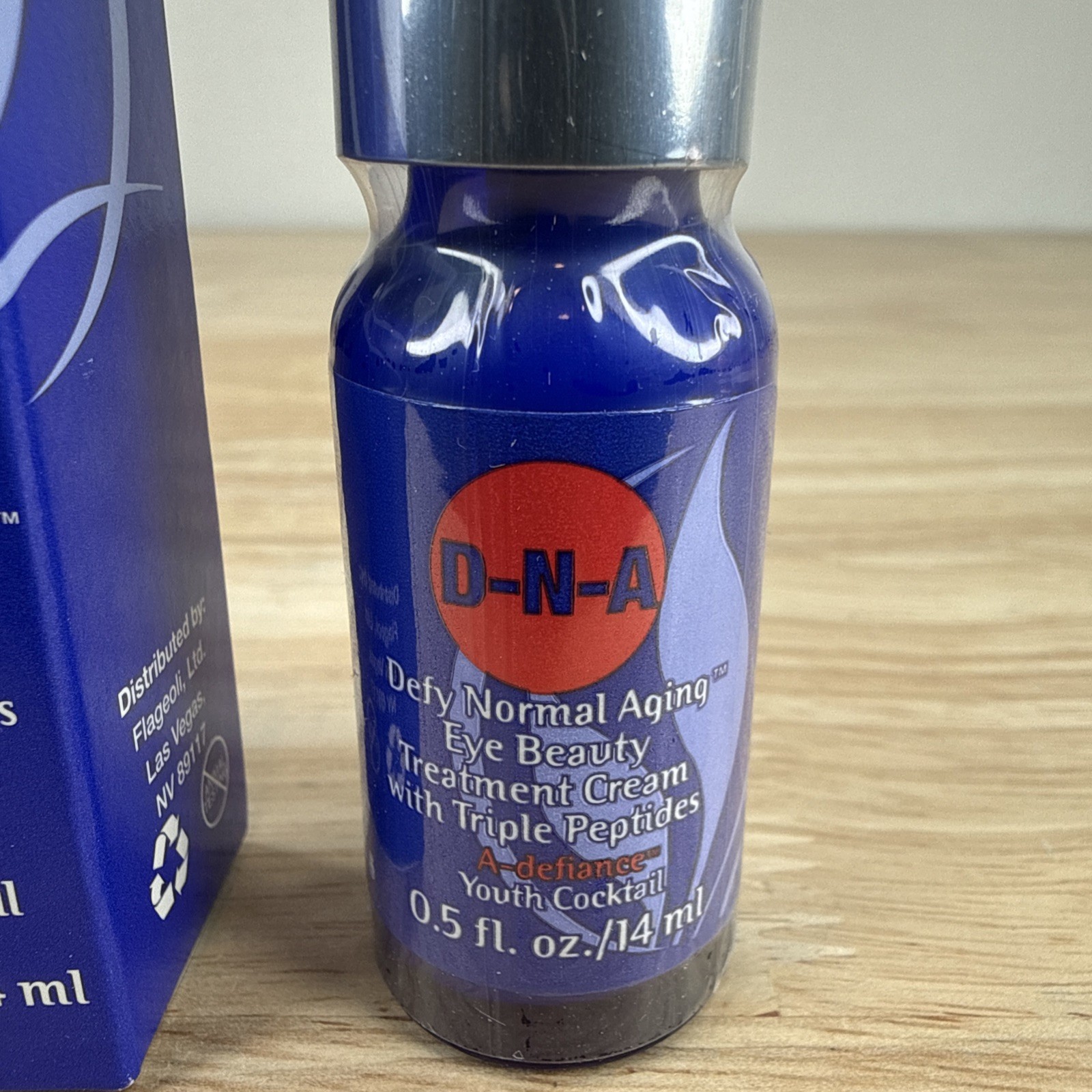 Serious Skin Care D-N-A Defy Normal Aging Eye Beauty 3x Peptides .5 Oz Sealed