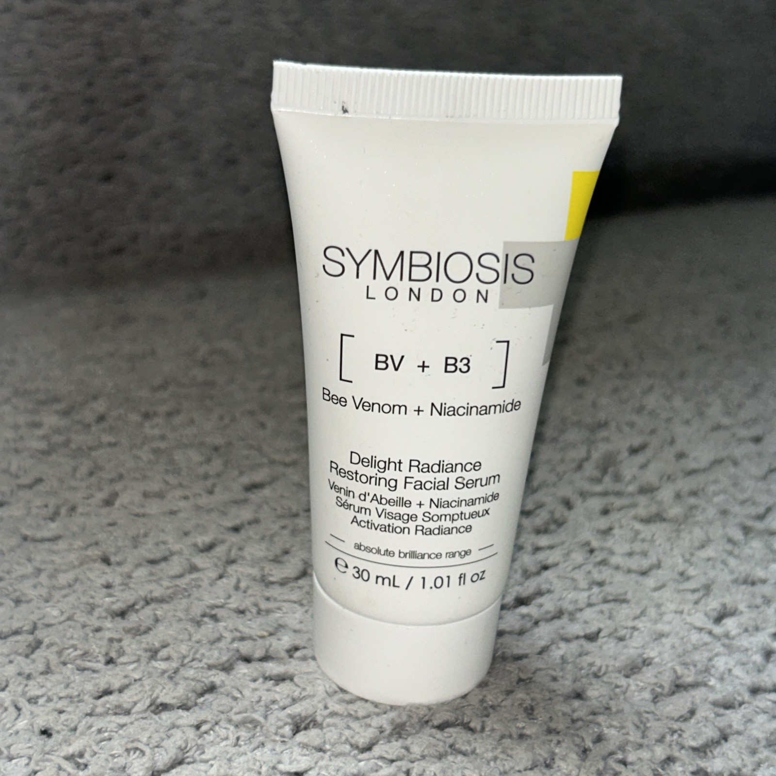 Symbiosis London Bee Venom Niacinamide Delight Radiance Restoring Serum 1.01oz