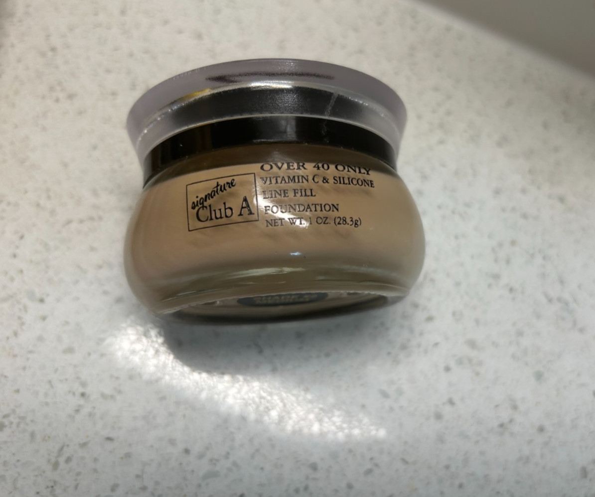 Signature Club A Over 40 Only Vitamin C & Silicone Line Fill Eye & Cheek Color