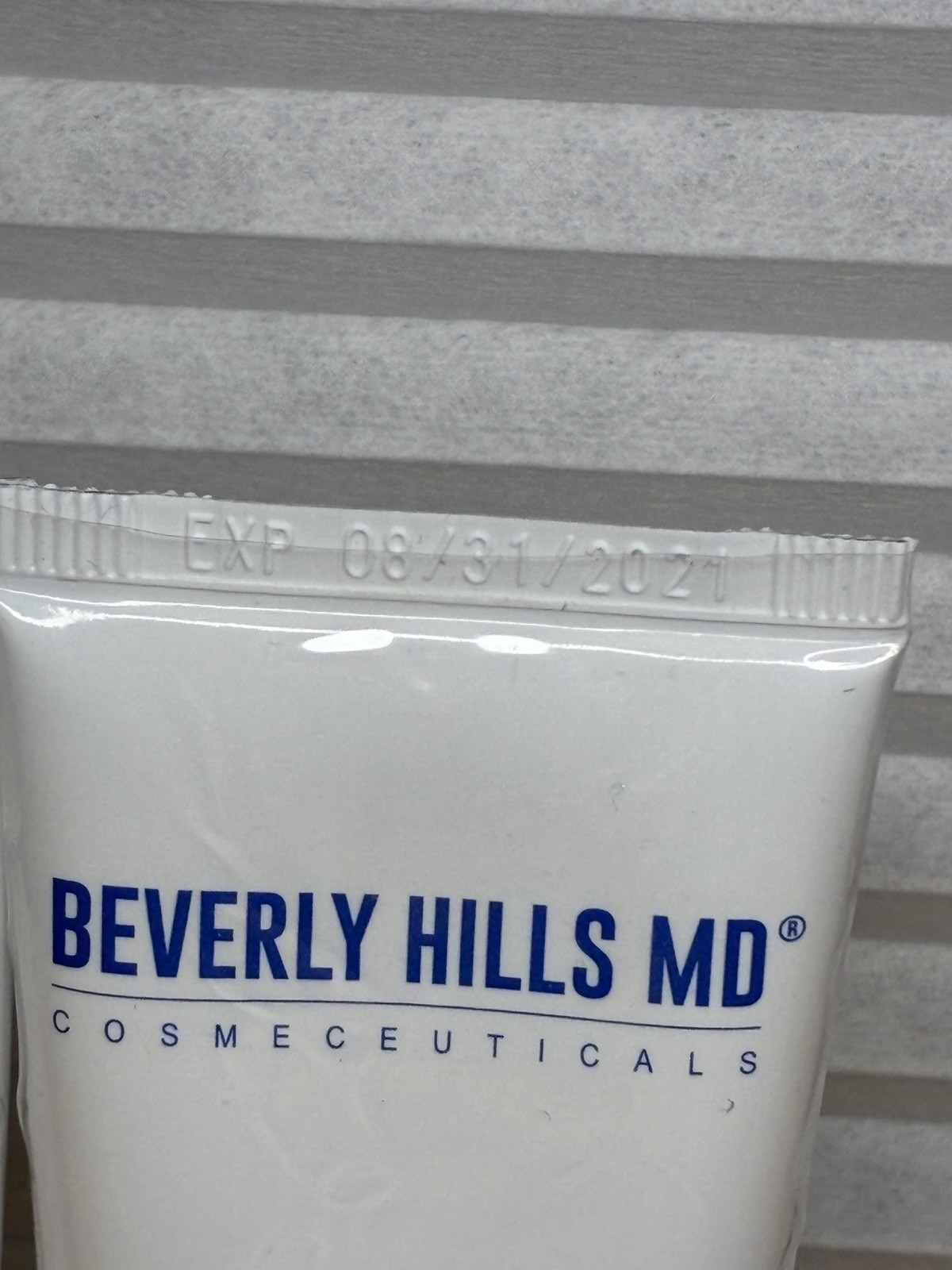 Lot Of (2) BEVERLY HILLS MD AGE DEFENSE FACIAL SUNSCREEN SPF 45 1.7oz