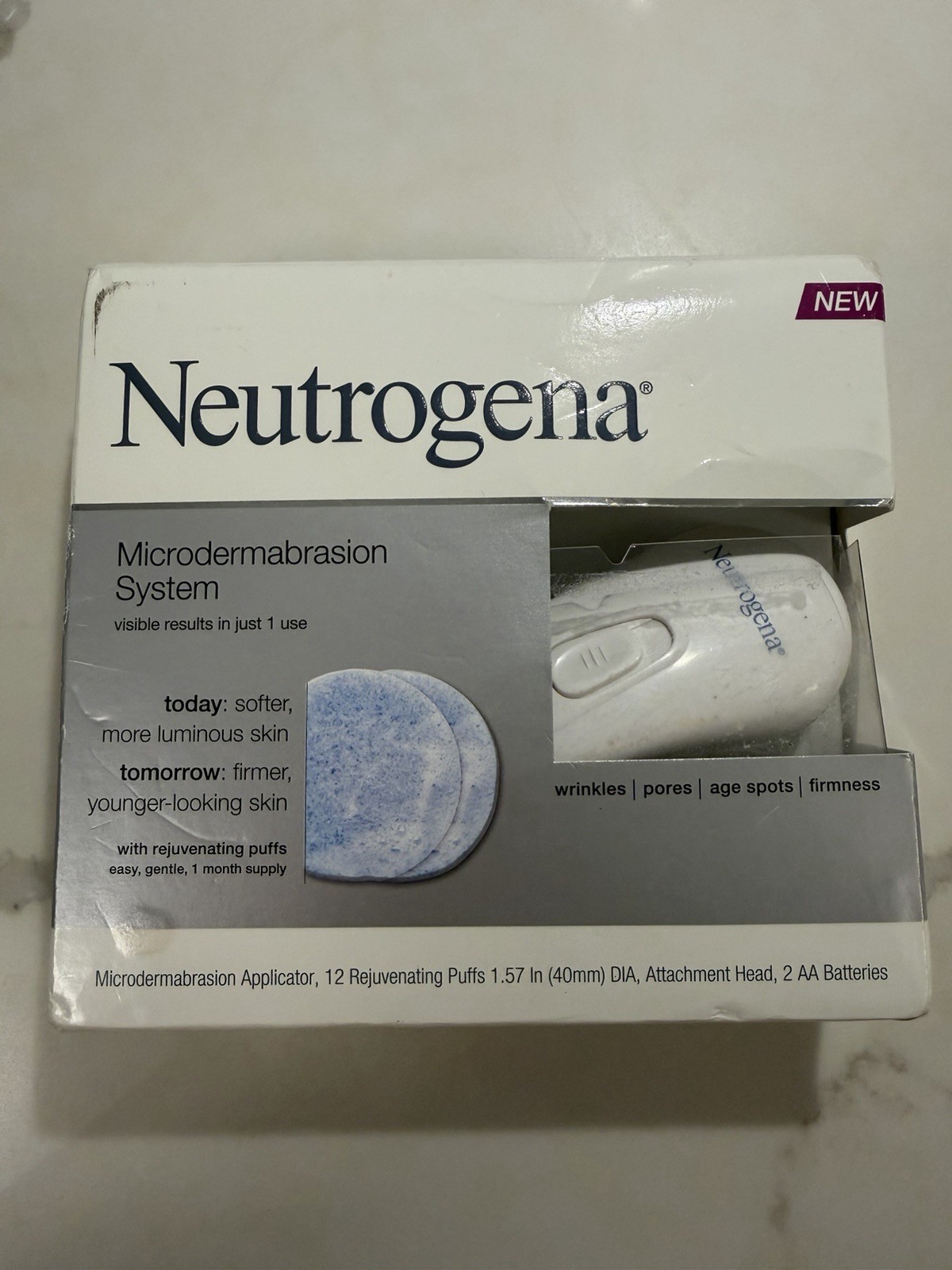 Neutrogena Microdermabrasion System Kit + 12 Rejuvenating Puffs New in Box Seal